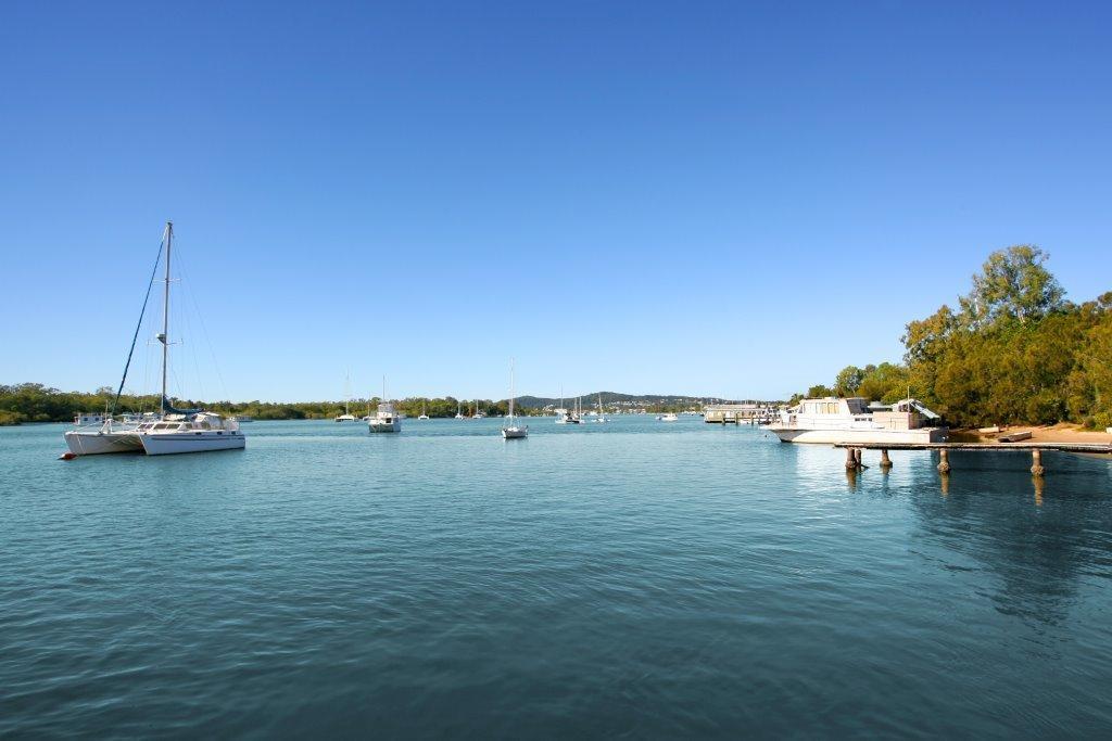 Regency Waterfront Noosa Aparthotel Noosaville Rom bilde