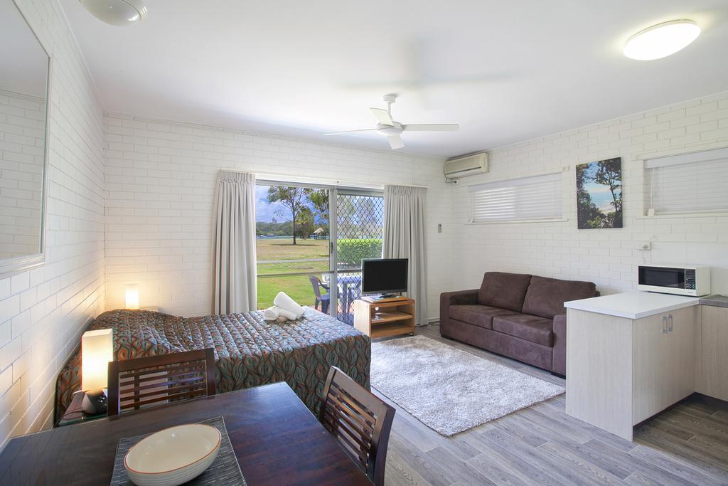 Regency Waterfront Noosa Aparthotel Noosaville Eksteriør bilde